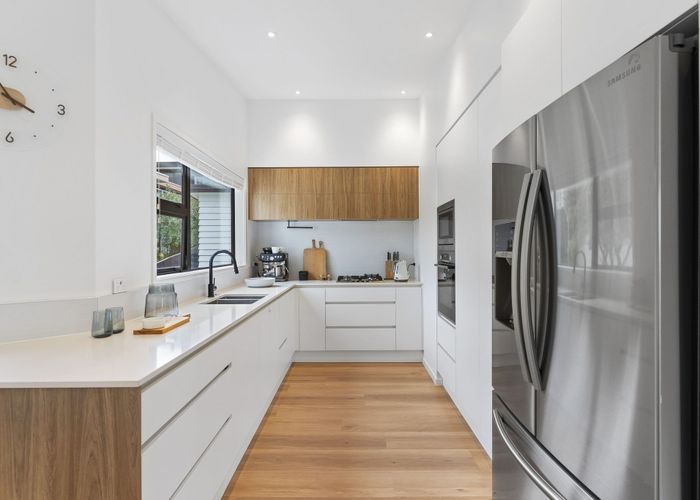  at 10C Marama Street, Castor Bay, North Shore City, Auckland