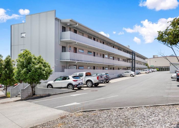  at 215/17 Link Cres, Stanmore Bay, Whangaparaoa