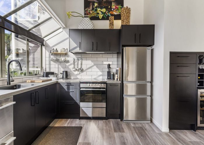  at 1/30 Stephanie Close, Glenfield, Auckland