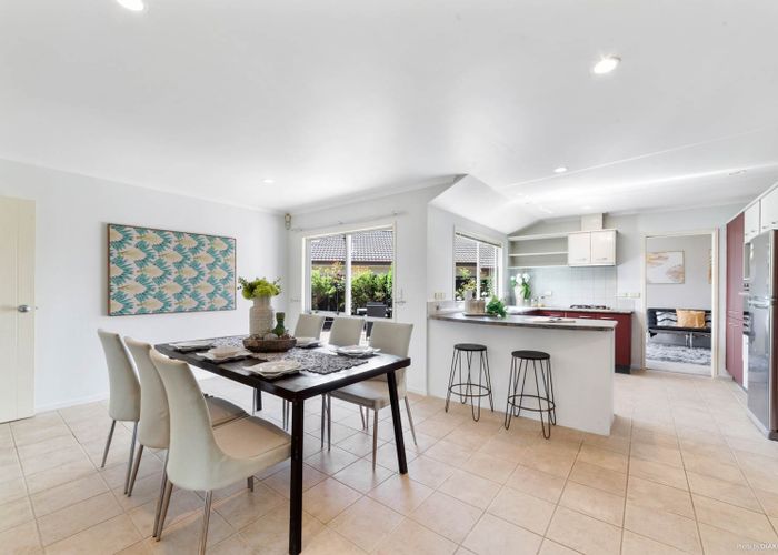  at 1 Freestone Place, Henderson, Auckland