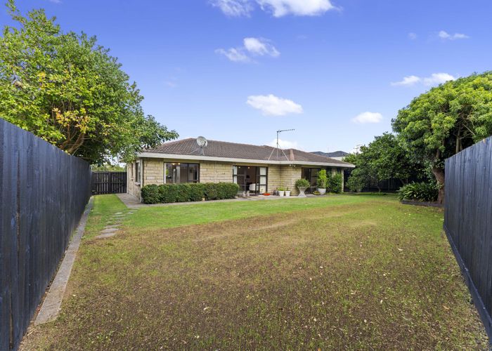  at 2/30 Victoria Road , Papatoetoe, Auckland