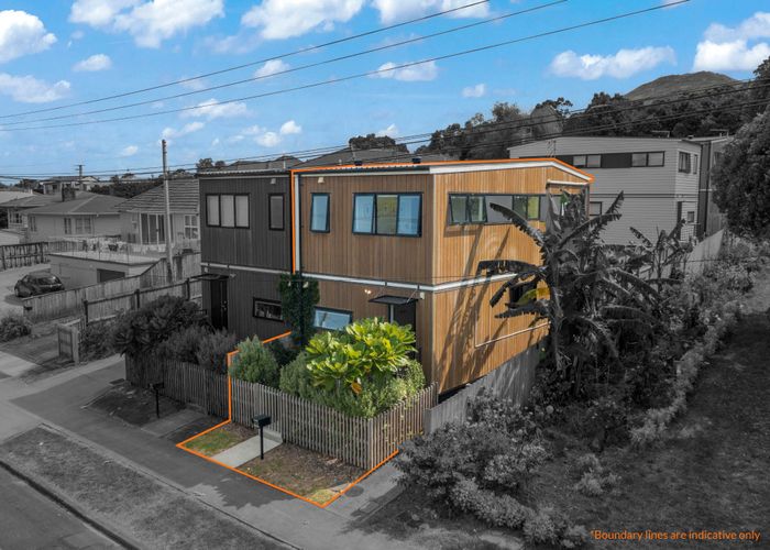  at 2/141 Wallace Road, Mangere Bridge, Auckland