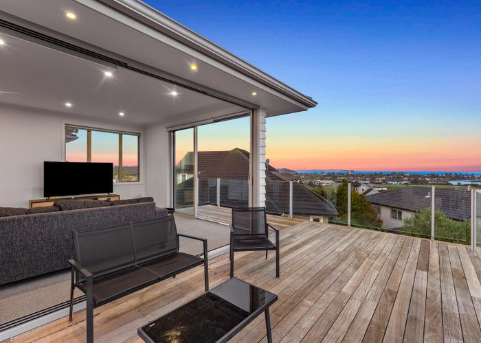  at 10 Walter Crescent, Silverdale, Silverdale