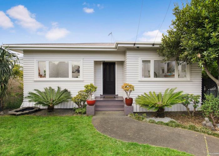  at 24 Woodbine Ave, Greenlane, Auckland City, Auckland