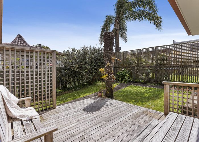  at 2/3 Matai Road, Greenlane, Auckland