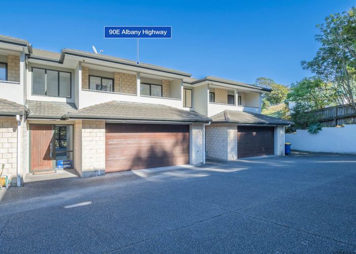  at 5/90 Albany Highway, Albany, North Shore City, Auckland