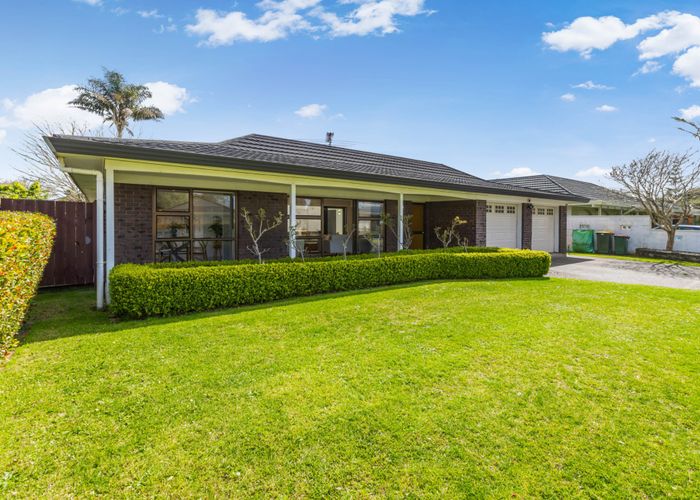  at 7 Zenith Place, Conifer Grove, Takanini