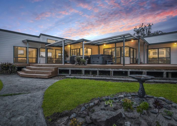  at 14R WADE PLACE, Welcome Bay, Tauranga