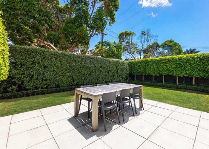  at 260 Meola Road, Point Chevalier, Auckland