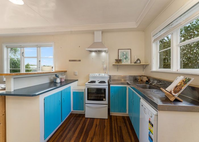  at 35 Kiharoa Street, Otaki Beach, Otaki