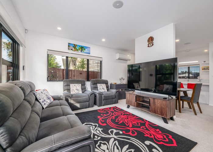 at 5A Woodside Road, Massey, Auckland