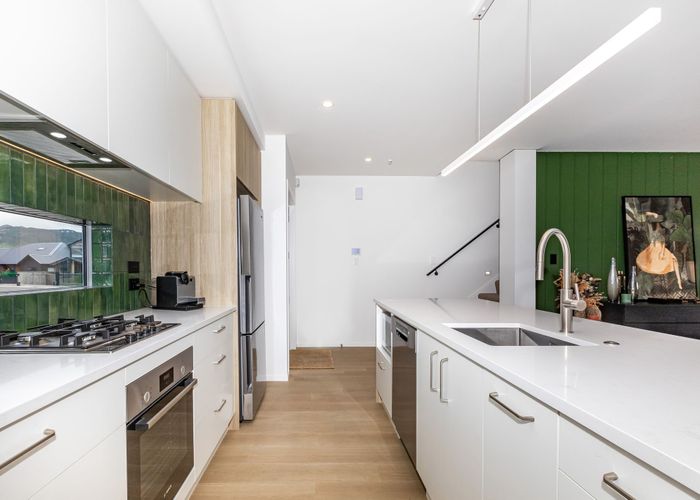  at 4B Okupe Grove, Aotea, Porirua, Wellington