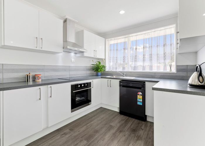  at 6 Piriti Place, Weymouth, Auckland