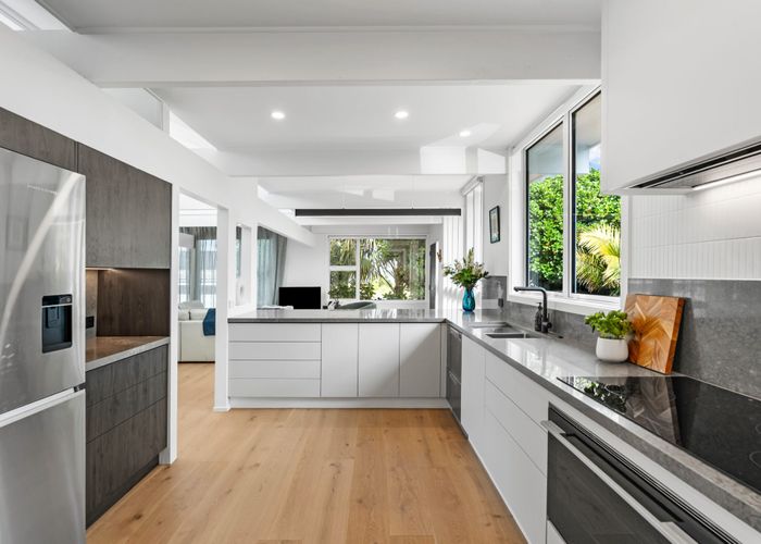  at 92 Parr Terrace, Castor Bay, North Shore City, Auckland