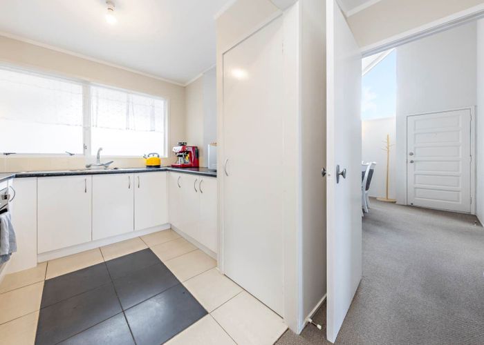  at 1/21 Simon Ellice Drive, Bayview, North Shore City, Auckland