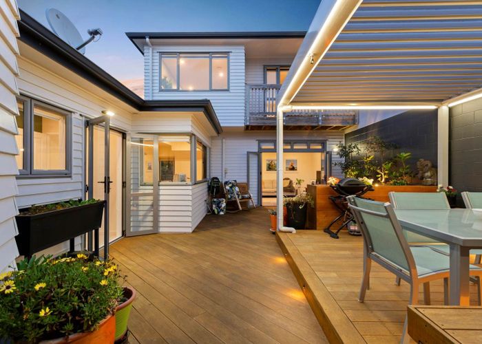  at 6 Rhone Avenue, Te Atatu Peninsula, Waitakere City, Auckland