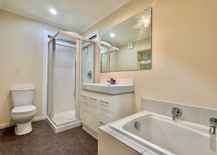  at 42 Raroa Road, Kelburn, Wellington, Wellington