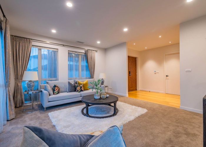  at 6 Lancia Way, Oteha, Auckland