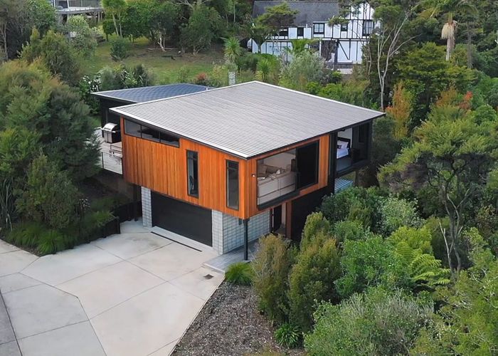  at 17A Chatham Avenue, Paremoremo, Auckland