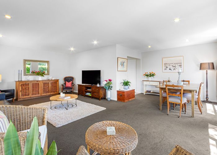  at 2 Woodbank Street, Somerfield, Christchurch