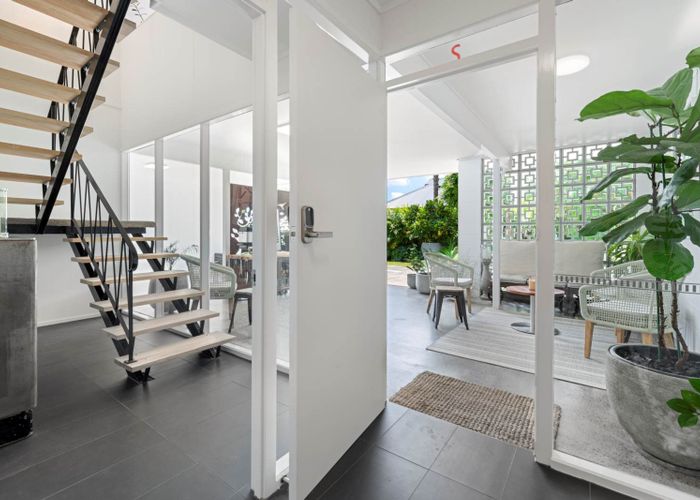  at 2/9 Clifton Road, Herne Bay, Auckland