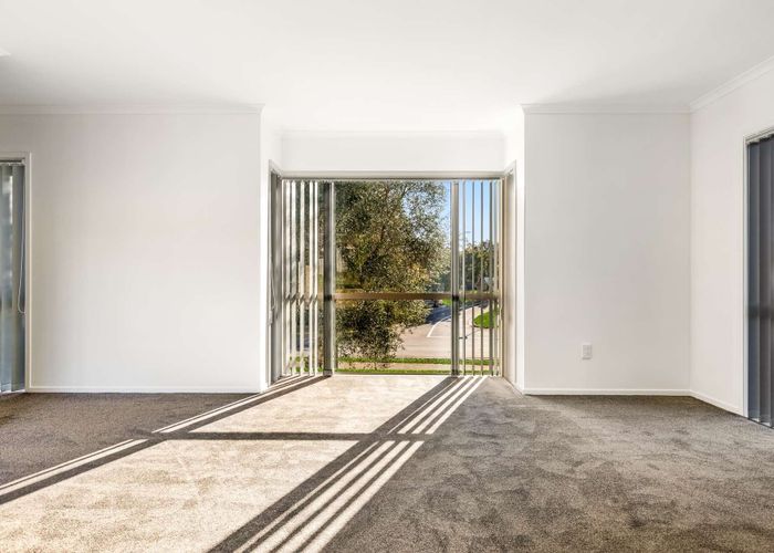  at 6 Bibury Ave, Henderson, Waitakere City, Auckland