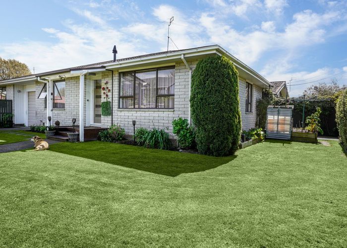  at 2/6 Steadman Road, Broomfield, Christchurch