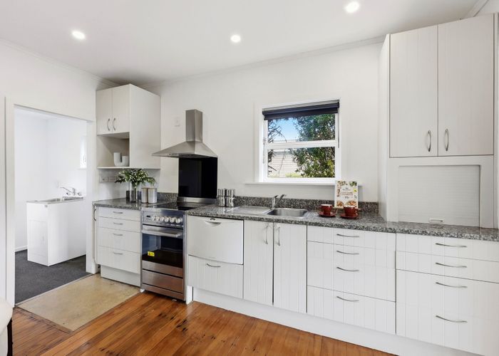  at 44 Wellesley Road, Mangere Bridge, Manukau City, Auckland