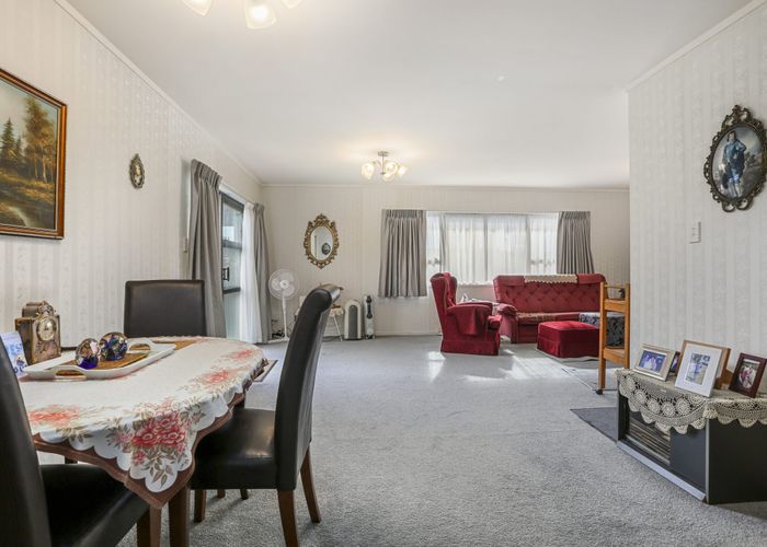  at 2/377 Blockhouse Bay Road, Blockhouse Bay, Auckland City, Auckland