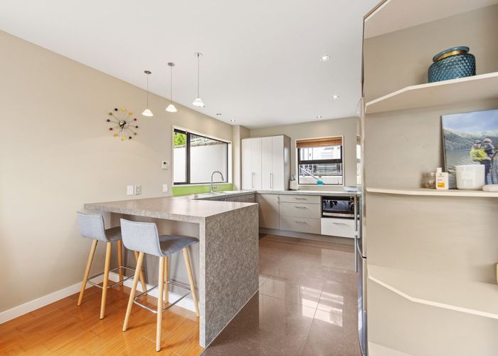  at 8 Emerald Lane, Cashmere, Christchurch City, Canterbury