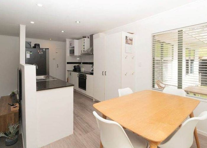  at 13 Lanier Place, Glendene, Waitakere City, Auckland