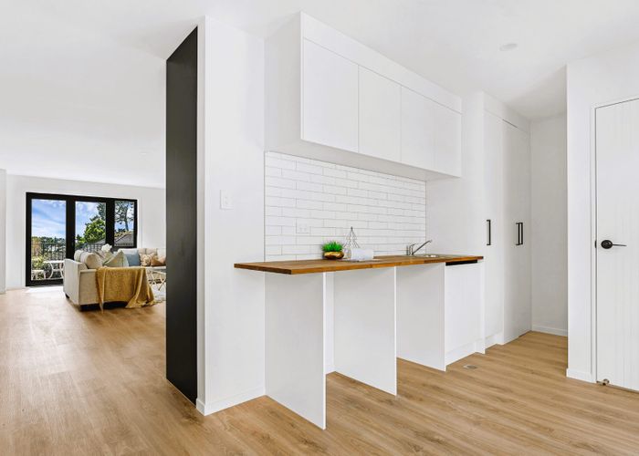  at 5B Crystal Avenue, Glendene, Auckland