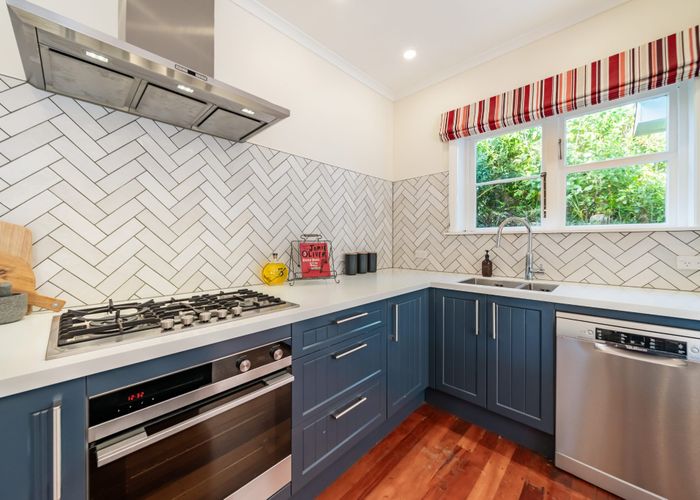  at 8 Saint Albans Ave, Karori, Wellington, Wellington
