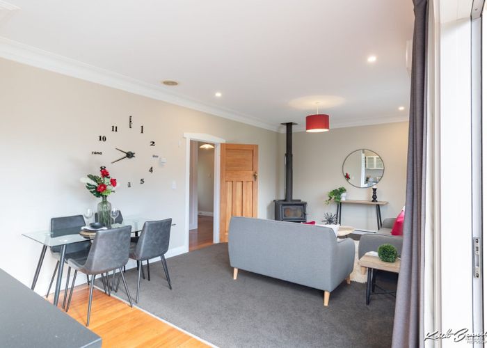  at 6 Avro Road, Blue Mountains, Upper Hutt
