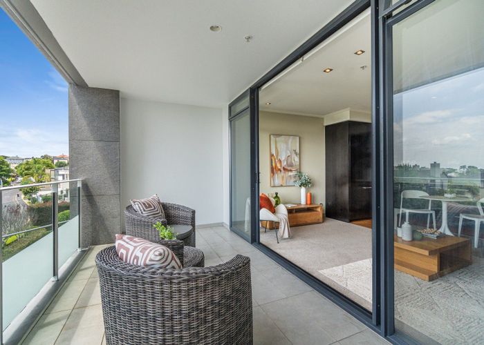  at 2E/24 James Cook Crescent, Remuera, Auckland