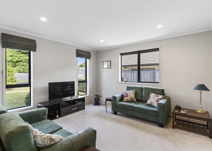  at 10 Silkwood Crescent, Karaka, Papakura