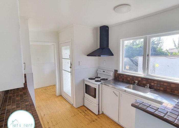  at 12 Raglan Street, Mangere East, Manukau City, Auckland
