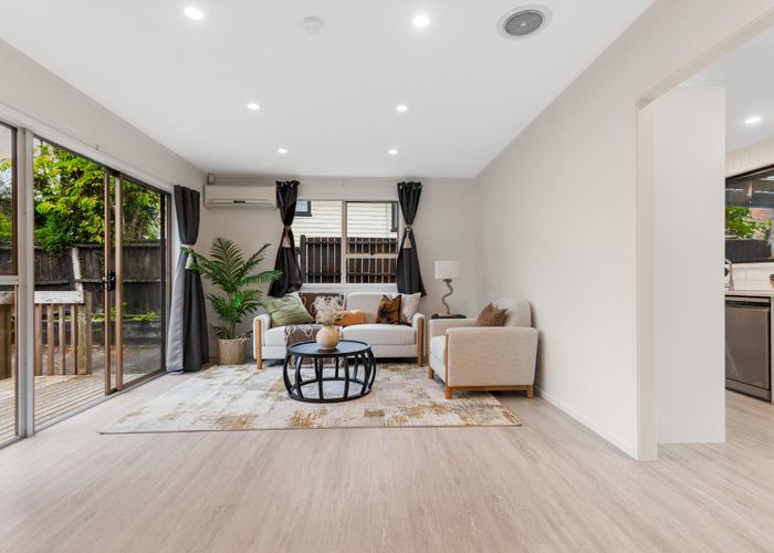  at 15 Vina Place, Massey, Waitakere City, Auckland