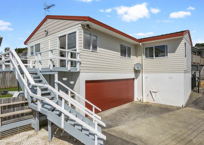  at 2/21 Union Road, Howick, Auckland