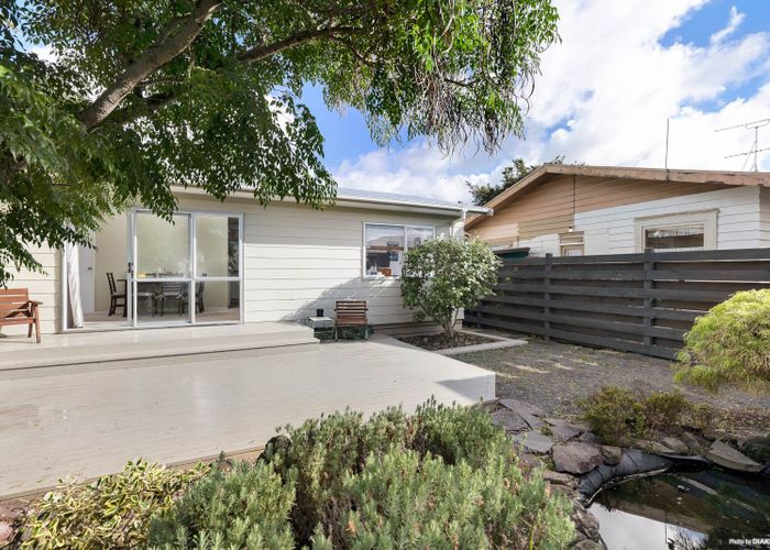  at 2/20 Northcote Road, Takapuna, Auckland