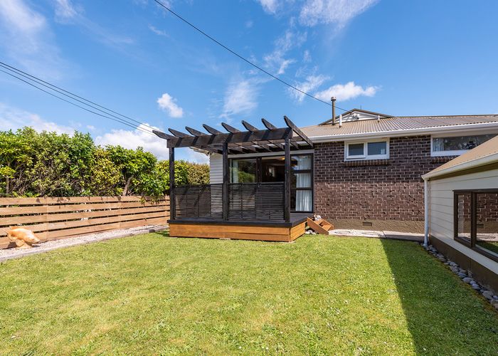  at 9 Pinkerton Grove, Newlands, Wellington