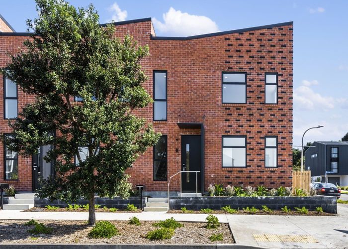  at 52 Tahuhu Road, Mount Wellington, Auckland City, Auckland