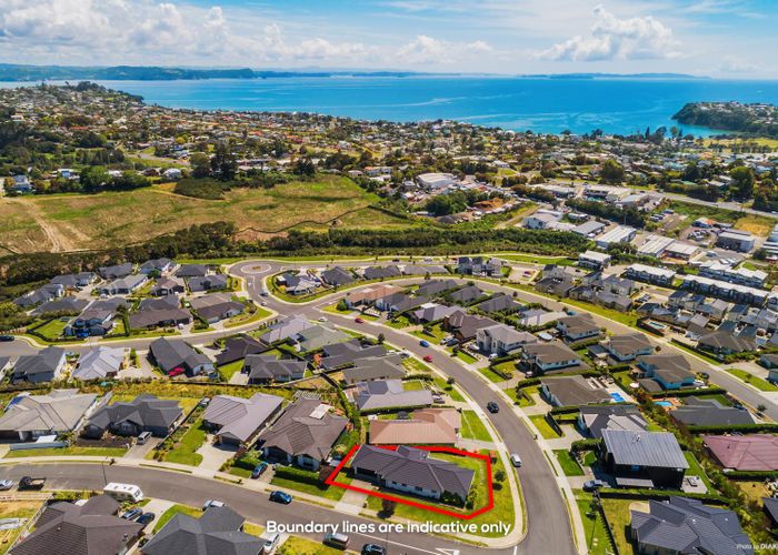  at 2 Ruth Craig Place, Stanmore Bay, Whangaparaoa