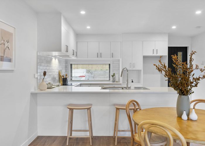  at 2/35 Garadice Road, Rothesay Bay, Auckland