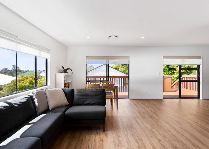  at 2/75 Langana Avenue, Browns Bay, North Shore City, Auckland
