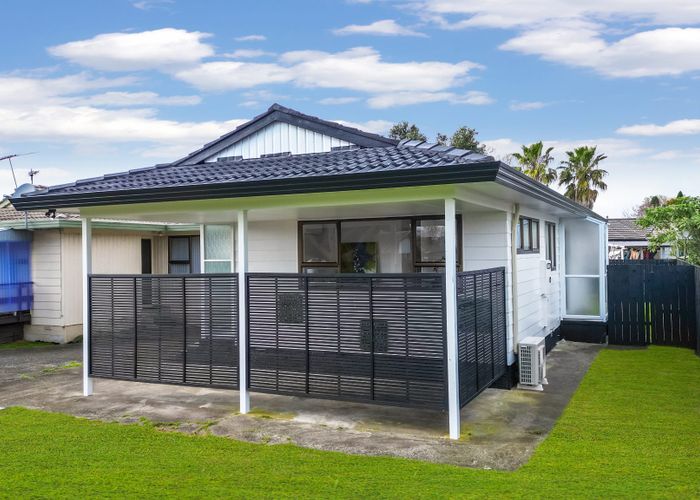  at 2/8 Kirrama Place, Conifer Grove, Papakura, Auckland