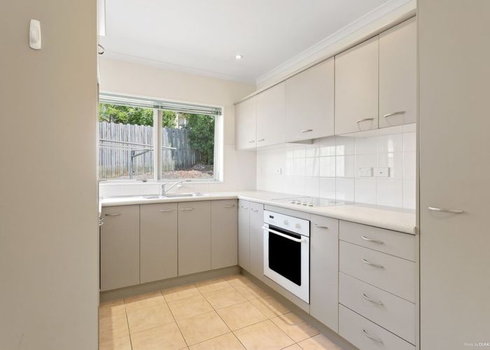  at 5A Landvale Court, Browns Bay, North Shore City, Auckland