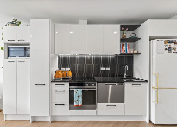  at 202/82 Jellicoe Road, Mount Wellington, Auckland