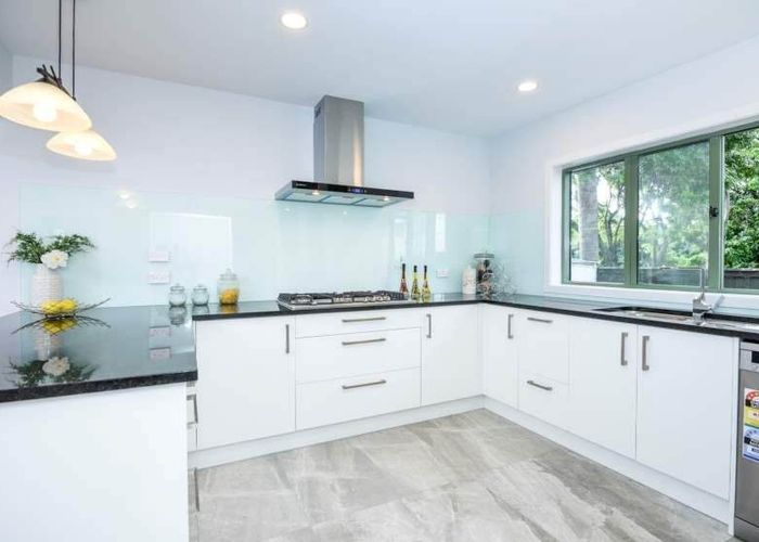  at 2/11 Woodbine Avenue, Greenlane, Auckland