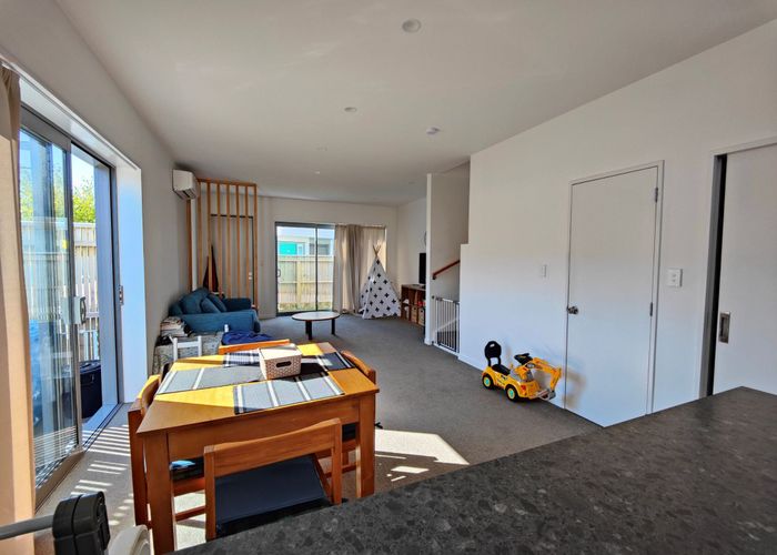  at 10/7 Handyside Street, Tawa, Wellington